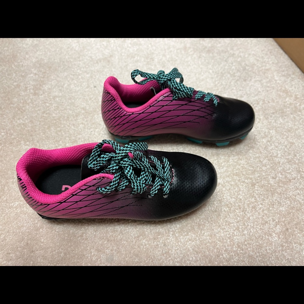 Soccer cleats little kid size 10